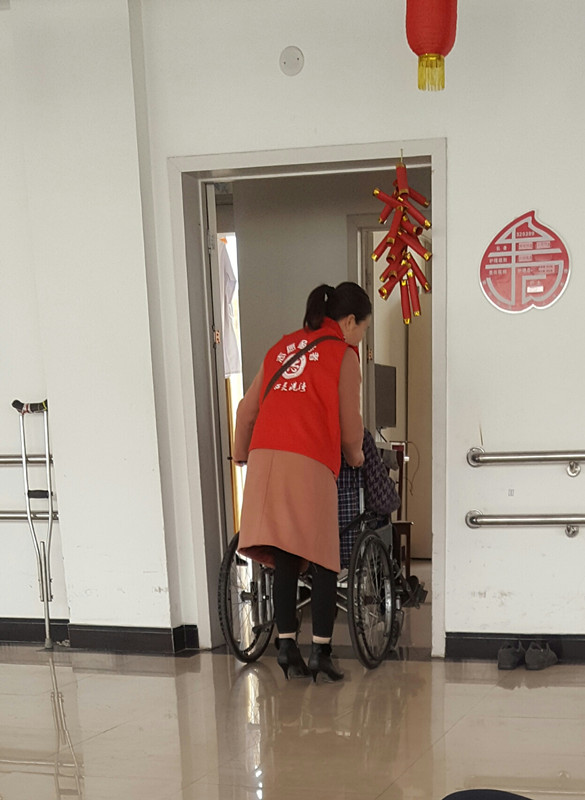 心靈港灣志愿者走進頤和源關愛老人活動021